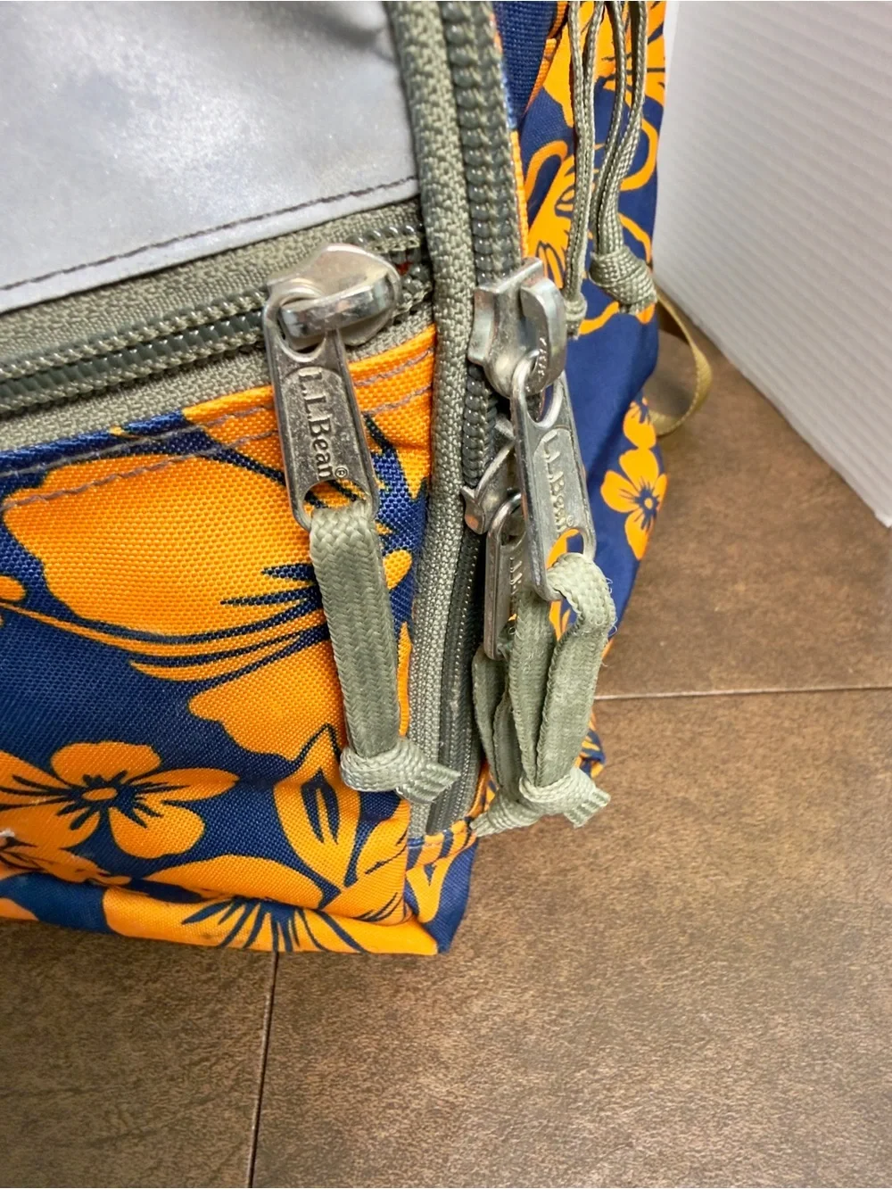 N/A compact navy